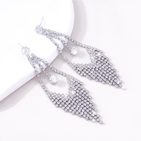 🔵𝟲𝟱%𝗢𝗙𝗙 𝗯𝘂𝗻𝗱𝗹𝗲𝘀 𝟯+🔵 NEW Long Rhinestone Tassel Drop Earrings - Picture 9 of 11